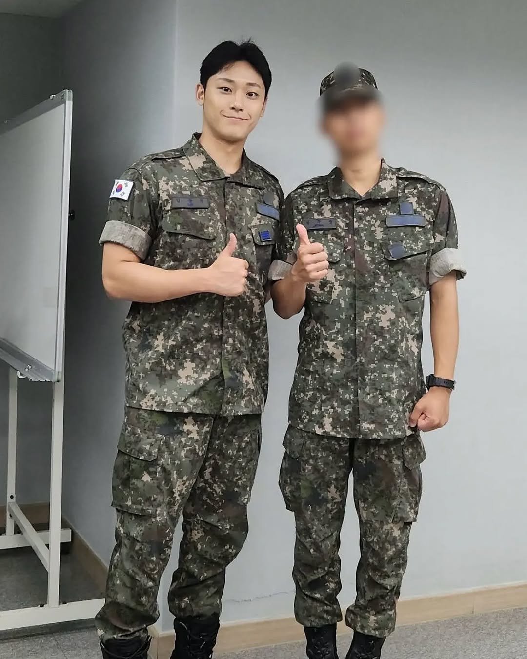 dohyunniee 게시물 이미지: Actor Lee Do Hyun in the Military ❤️

Stay...