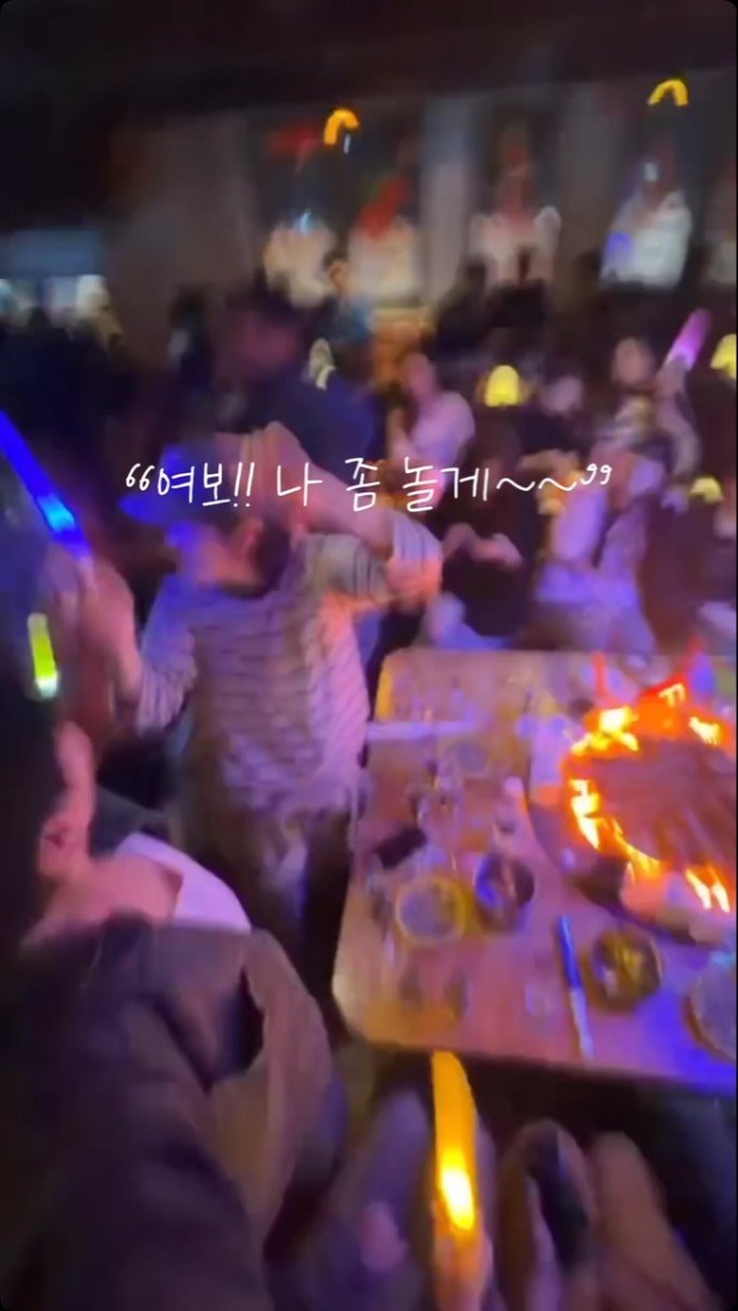 dongdongmom_step 게시물 이미지: 남편님. “여보, 오늘 늦어요~~.”

이 문자…
가끔은 엄마들도 보내보고...