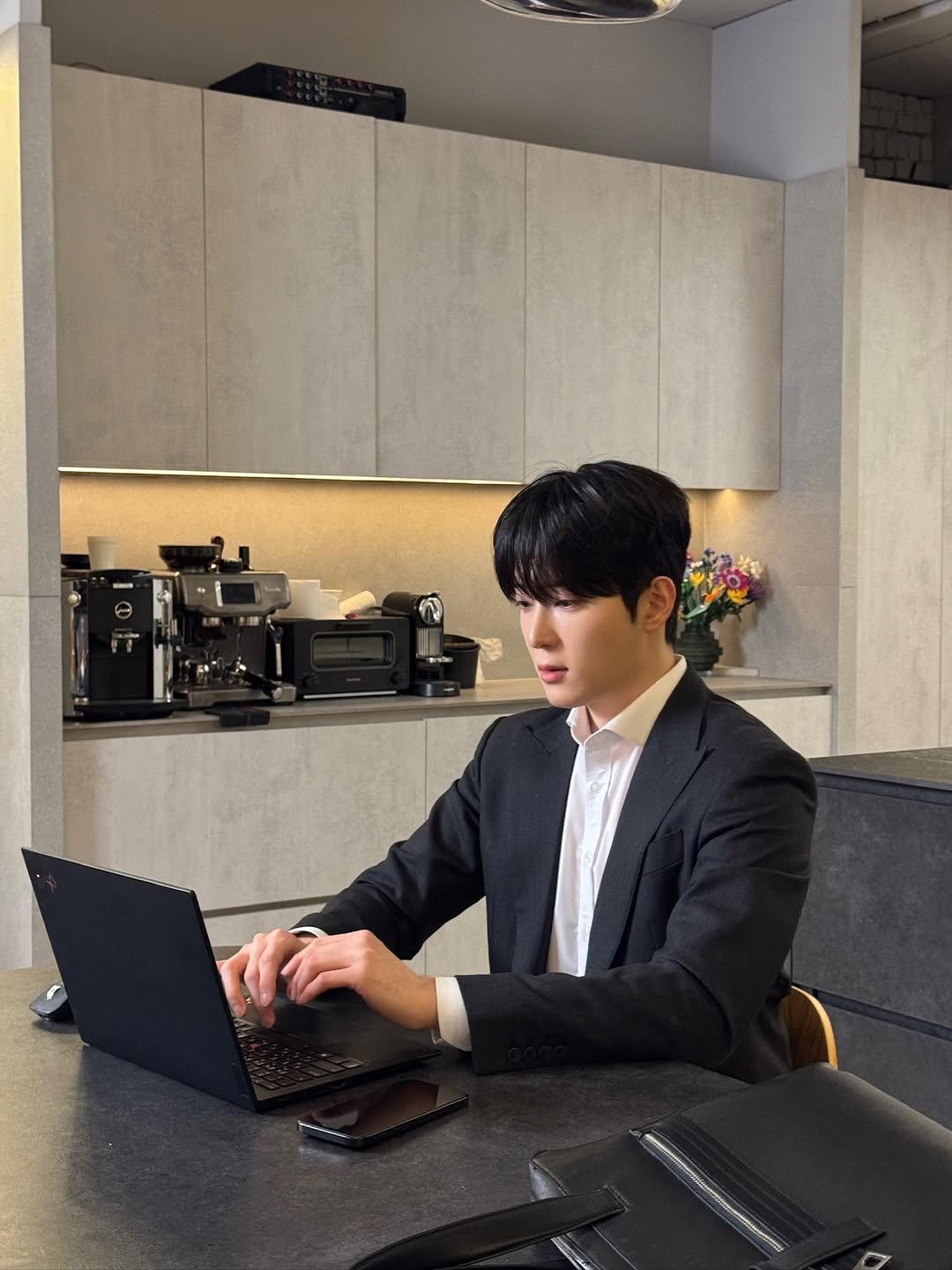 Photo by 국 동호 on March 30, 2026. May be an image of studying, desk, suit, office and text.