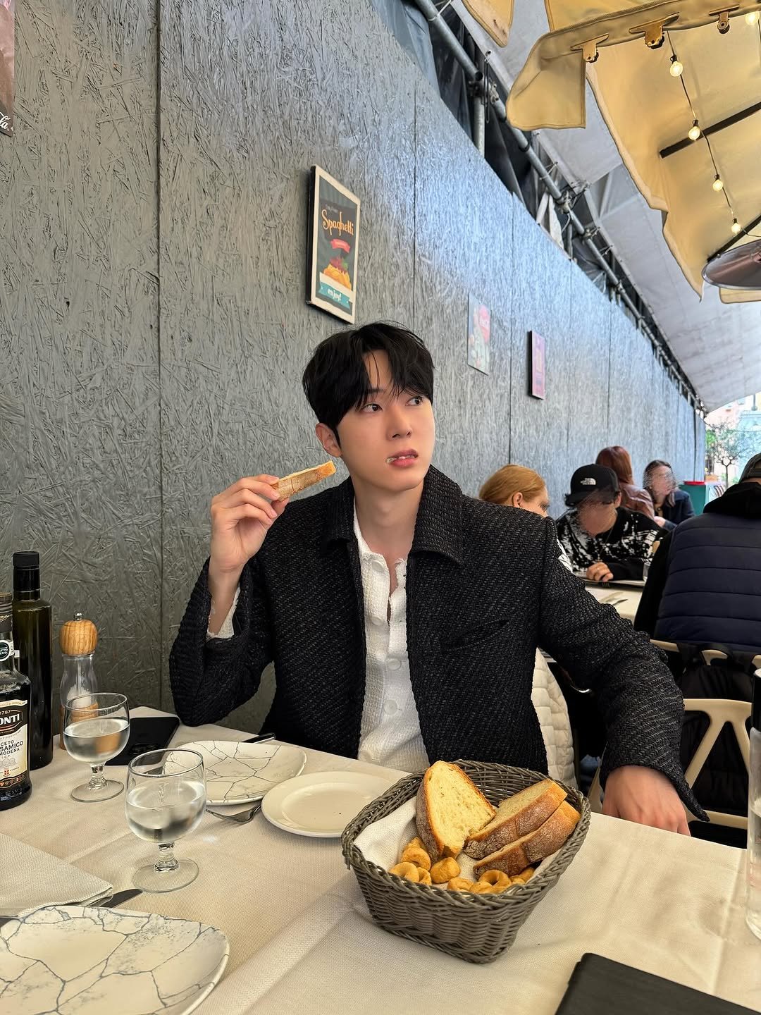 Photo shared by 국 동호 on November 03, 2025 tagging @theballon_official, and @theballon_seoul. May be an image of text.