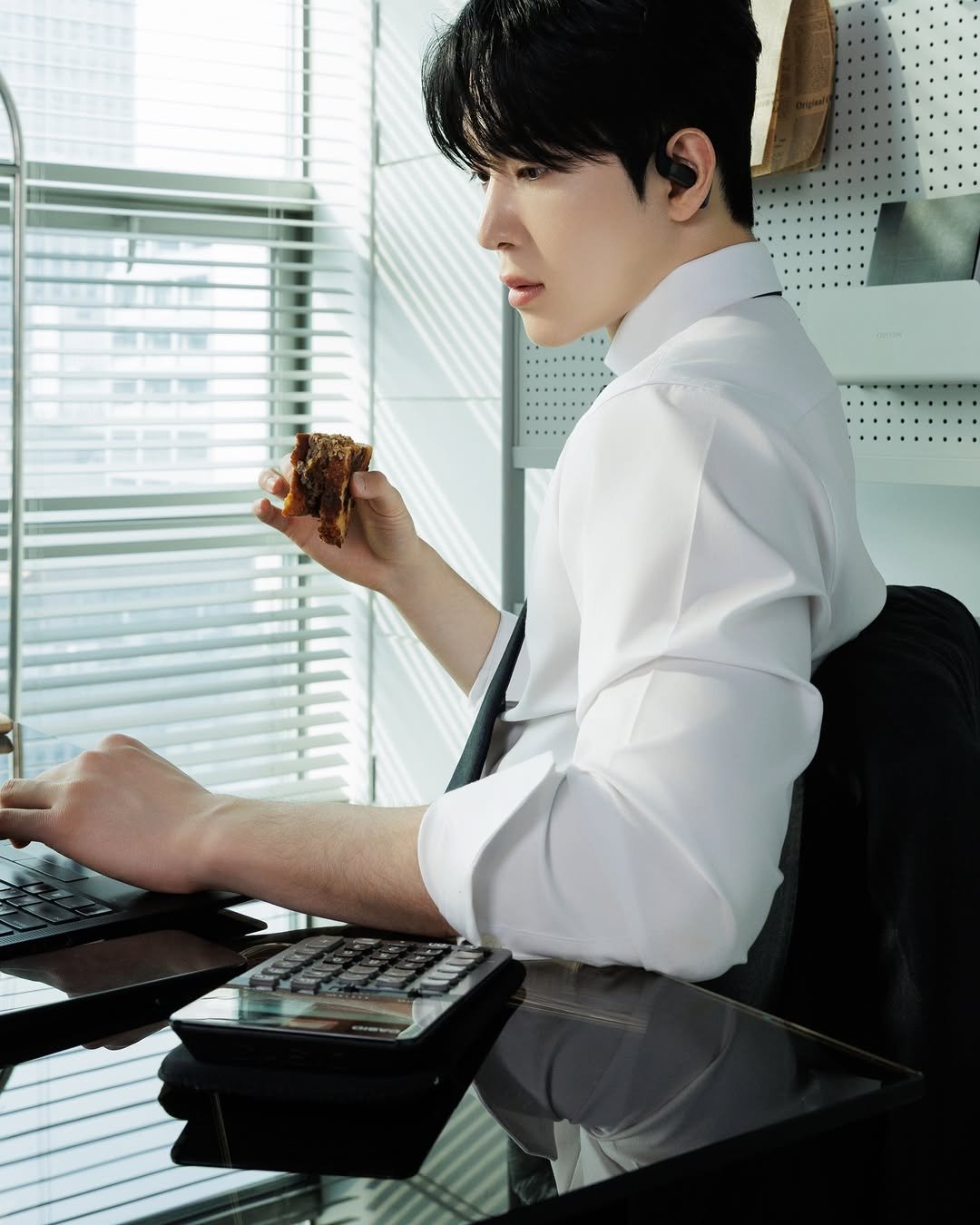 Photo shared by 국 동호 on March 24, 2026 tagging @shokzkr. May be an image of bolo tie and text.