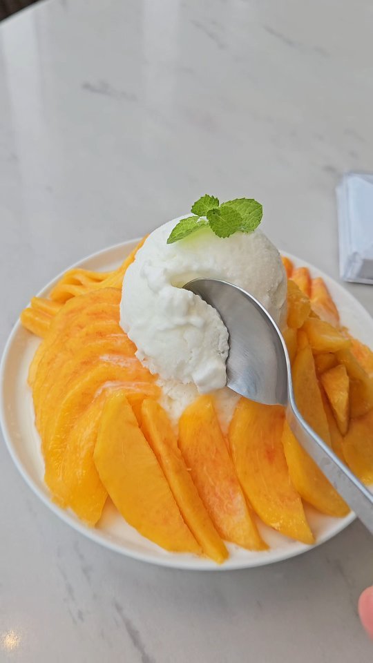 dongtanping 게시물 이미지: #협찬
동탄 빙수 맛집 
동탄 호수공원 분수 나오는 시간에 가면 분수보며 빙수와...