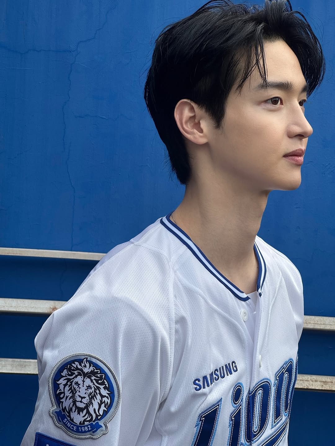 Photo by 장동윤 Jang dong Yoon on August 13, 2025. May be an image of 1 person, hair and text that says '1982 SANSUNG 1O'.
