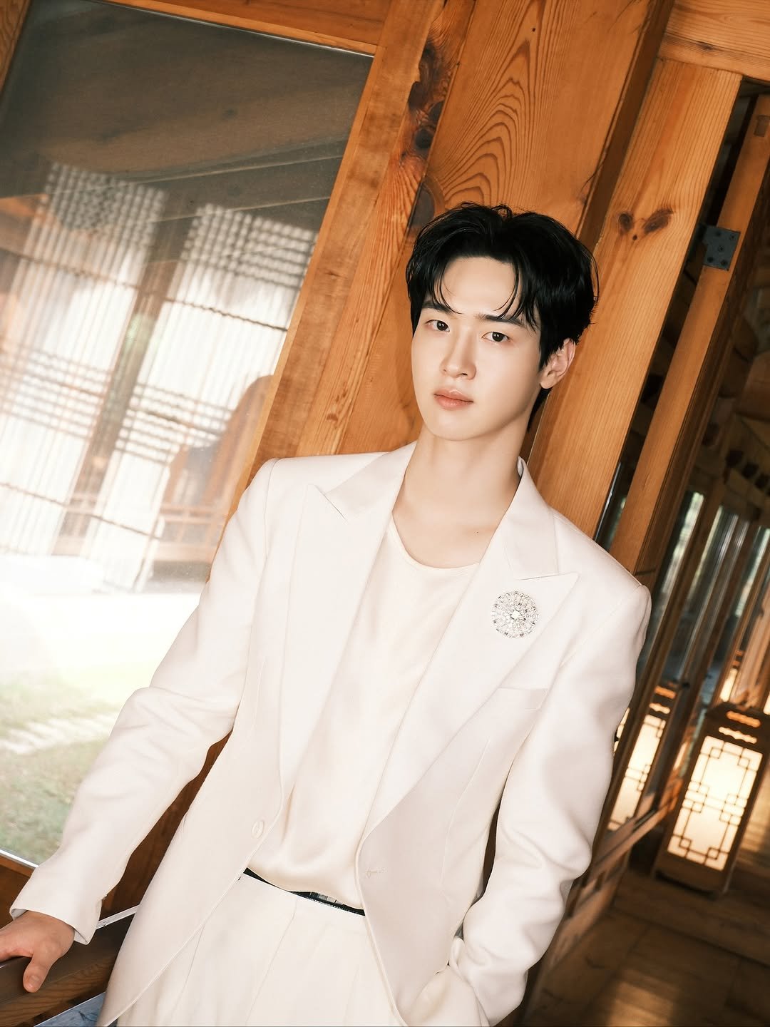 Photo shared by 장동윤 Jang dong Yoon on September 18, 2025 tagging @damianiofficial. May be an image of 1 person, bolo tie and text.