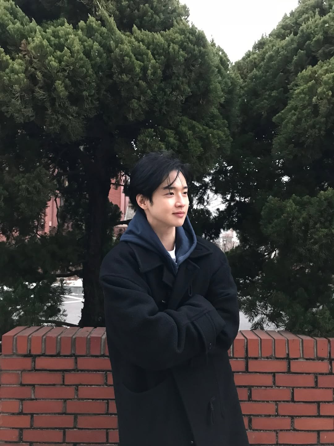 Photo by 장동윤 Jang dong Yoon on January 14, 2026. May be an image of duffle coat, overcoat, parka, jacket, cloak and text.