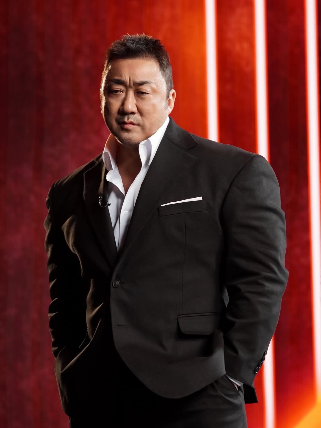 Photo by Don Lee 마동석 on November 21, 2025. May be an image of one or more people, suit, dinner jacket, blazer and text.