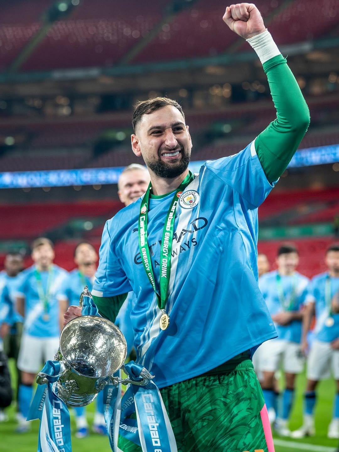 Photo by GIANLUIGI DONNARUMMA on March 22, 2026. May be an image of football, soccer, stadium and text that says 'W Cereo ENERGYDRINK ENERGY ទ 3 Z ORINA 수점 arabao anaba Carabao'.