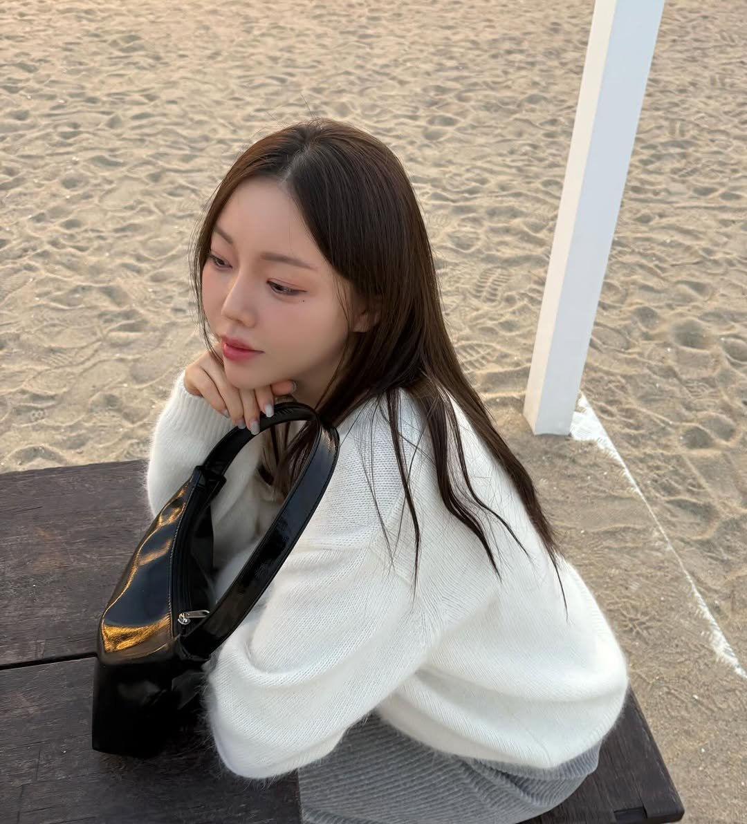 donxx.e 게시물 이미지: 이제는 어디서 찍어야 
이쁘게 나오는지 잘 아는 서당개