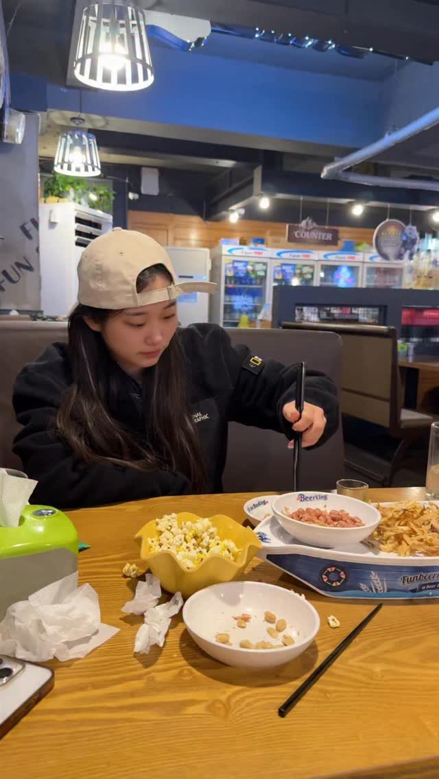 dookongc 게시물 이미지: 누군가가 갑자기 먹을 걸 줄 때는 끝까지 의심하세요^^.. thought it...