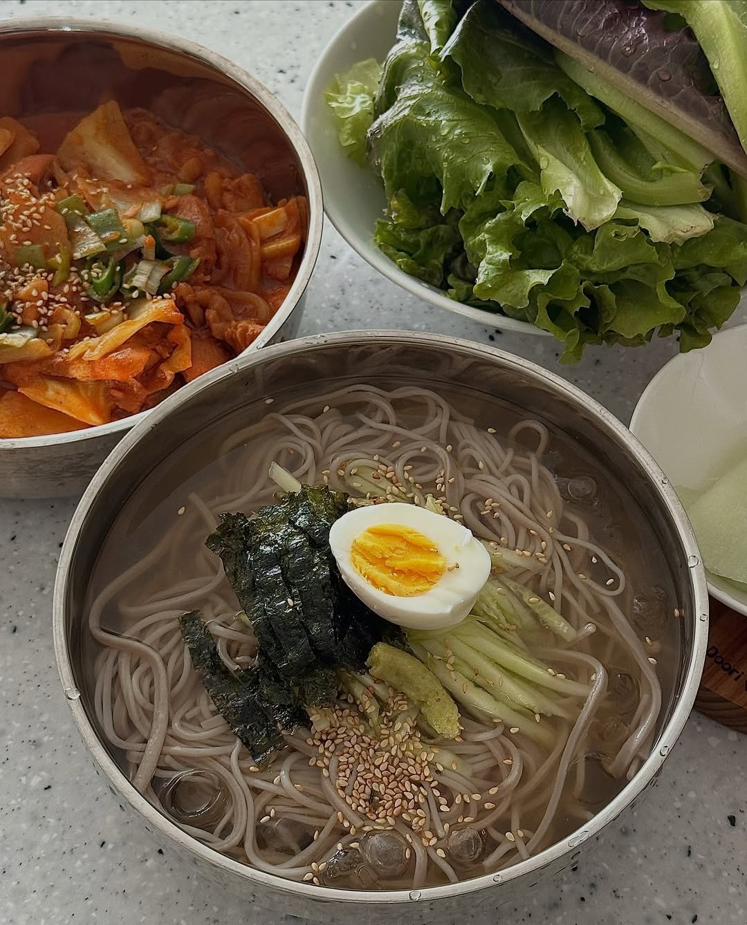 dorri_sikdan 게시물 이미지: 👩‍🍳물막국수 & 춘천닭갈비👩‍🍳

남편이 두 그릇 뚝딱한 주말 한상💚

냉동실...