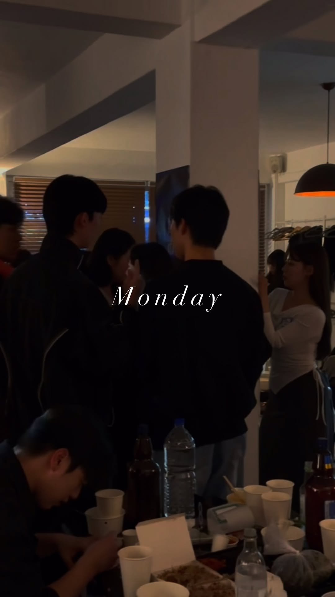 dosiclub.seoul 게시물 이미지: 도시클럽의 월화목금❤️🔥
핫한 애들 매주 200명씩 모이는...