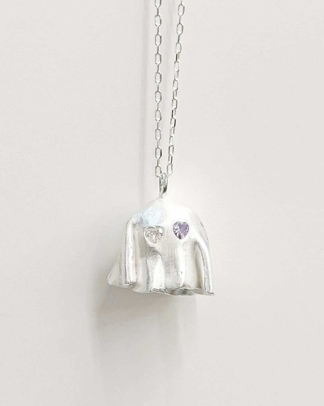 Photo by 도우클래스(반지만들기 |은점토공방 |원데이클래스 |홍대공방 |반지공방) in 홍대입구역.