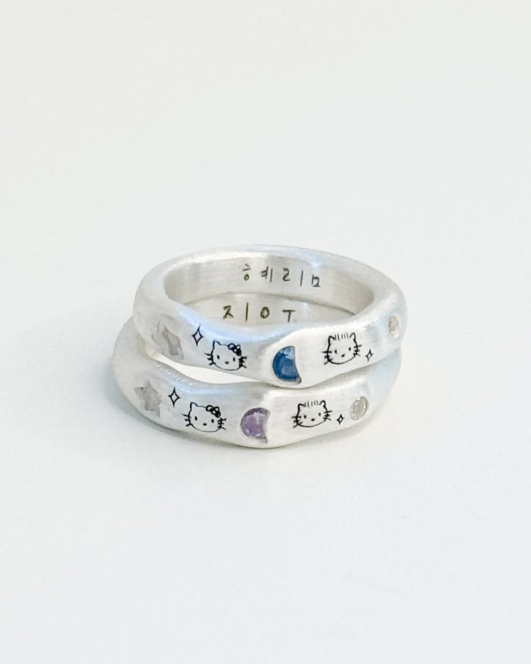 Photo by 도우클래스(반지만들기 |은점토공방 |원데이클래스 |홍대공방 |반지공방) on December 30, 2025. May be an image of ring and text.