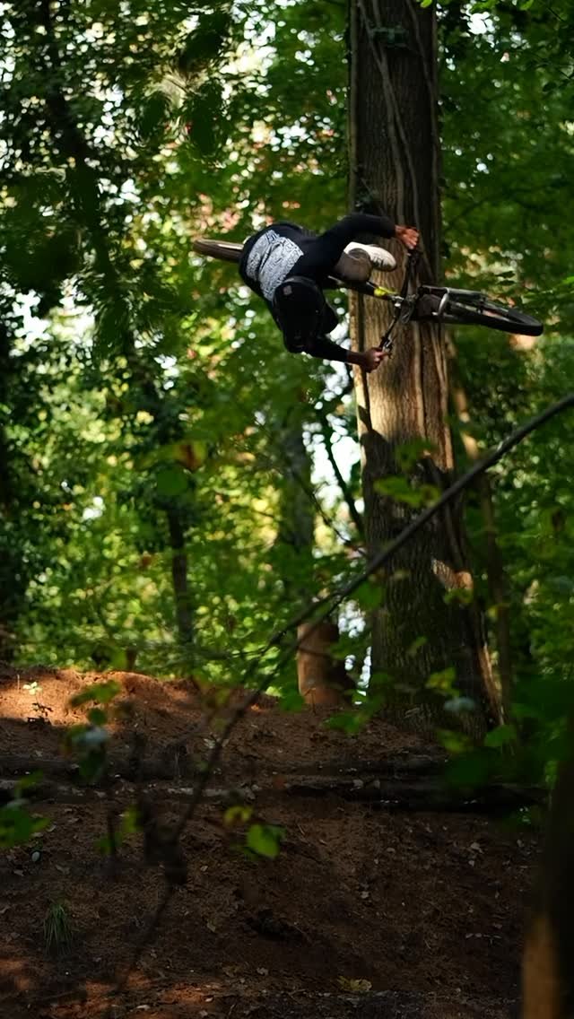 downhill24h 게시물 이미지: Once again, a proper trick session with the...