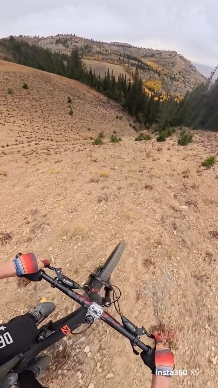 downhill24h 게시물 이미지: Dropping in. ⚔️

#rideordie #mtb #sendco...
