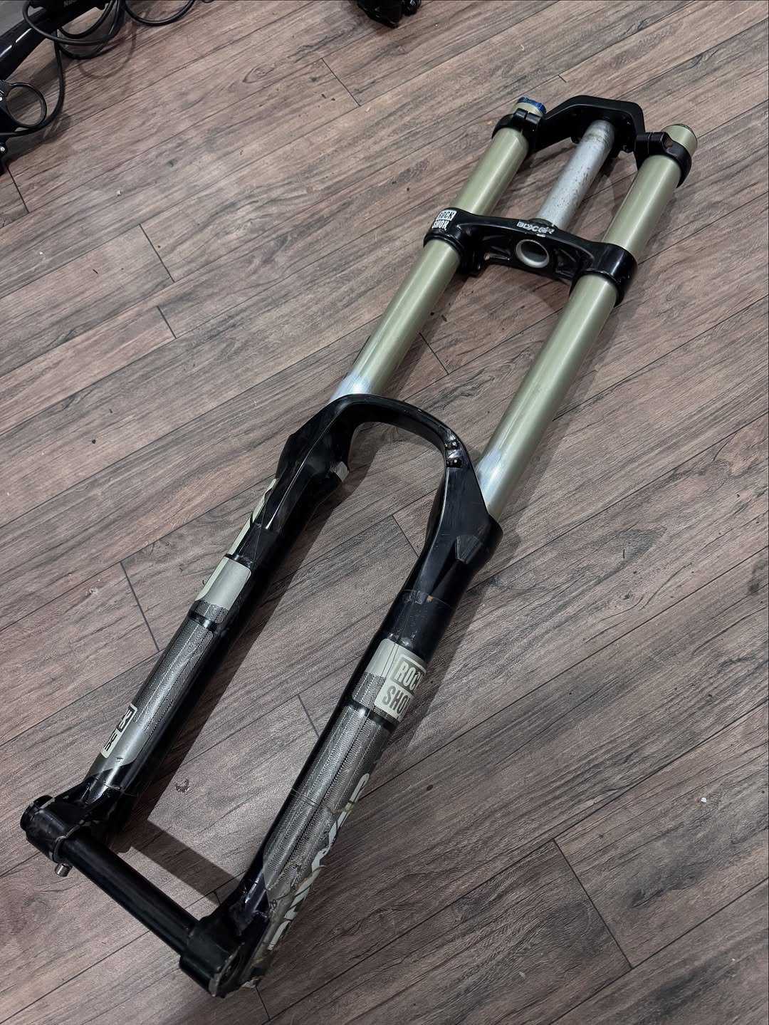 Photo by Casadownhill peças on January 13, 2026. May be an image of text.