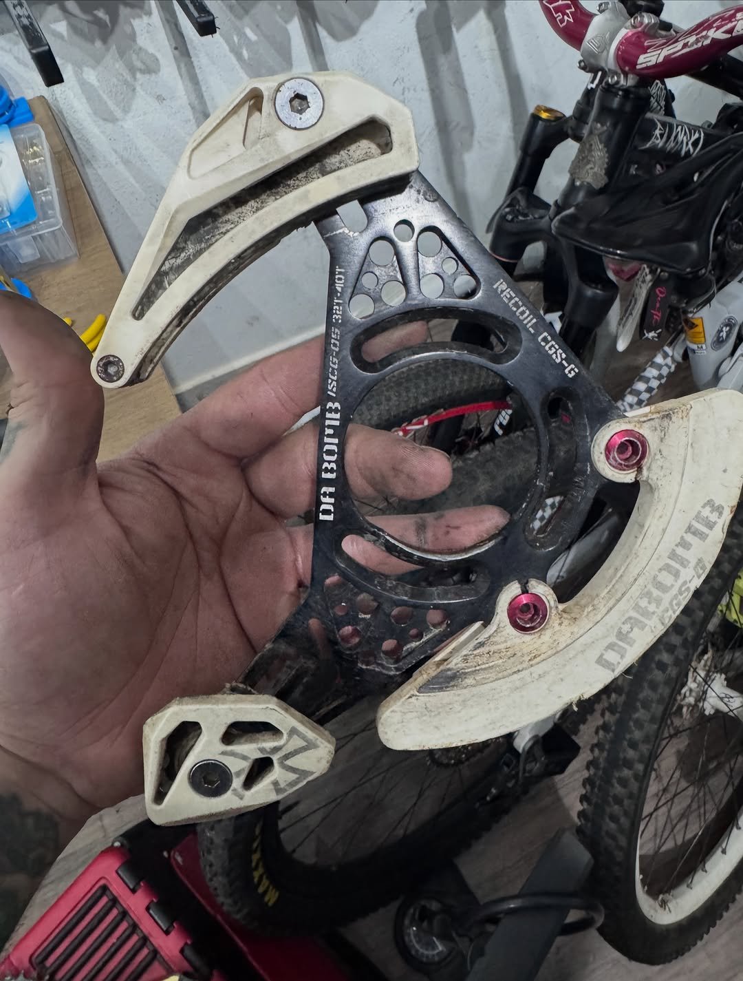 downhillhouseparts 게시물 이미지: R$150
Guia Dabomb 05
