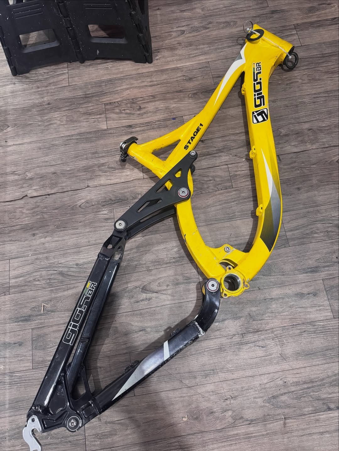 Photo by Casadownhill peças on April 27, 2026. May be an image of bicycle and text that says 'STAGE1 O O ER'.