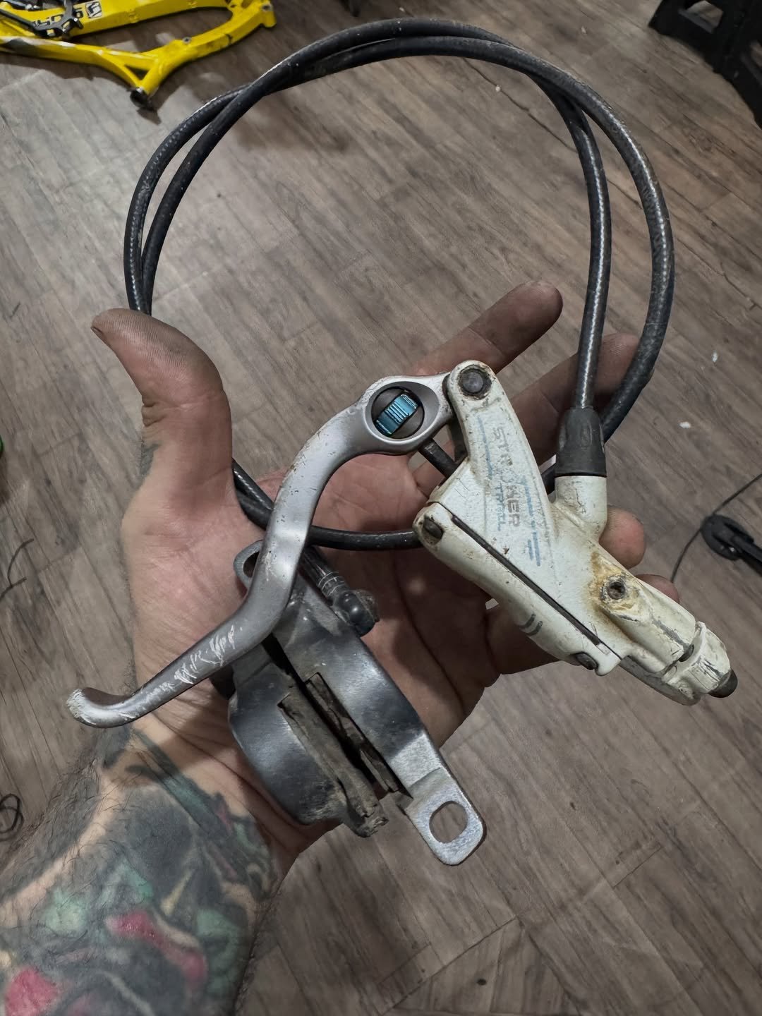 Photo by Casadownhill peças on April 26, 2026. May be an image of wrench, thermostat and text.