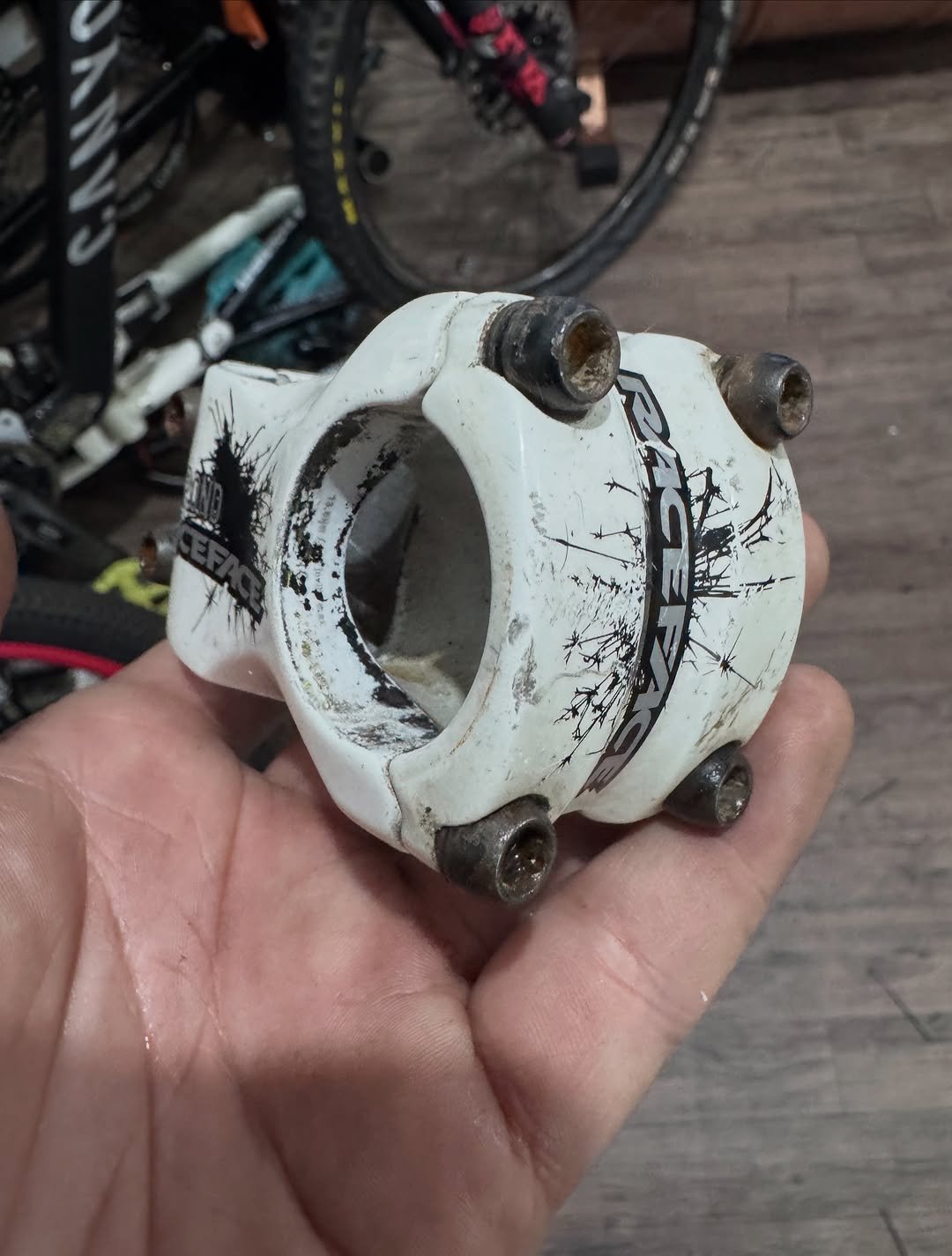 downhillhouseparts 게시물 이미지: R$150
Race face respond 31.8mm