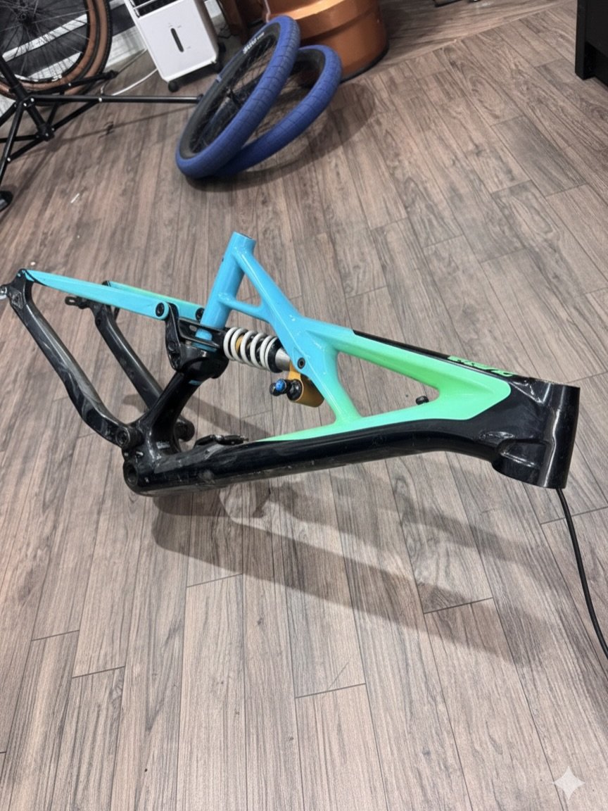 Photo by Casadownhill peças on February 24, 2026. May be an image of bicycle and text.