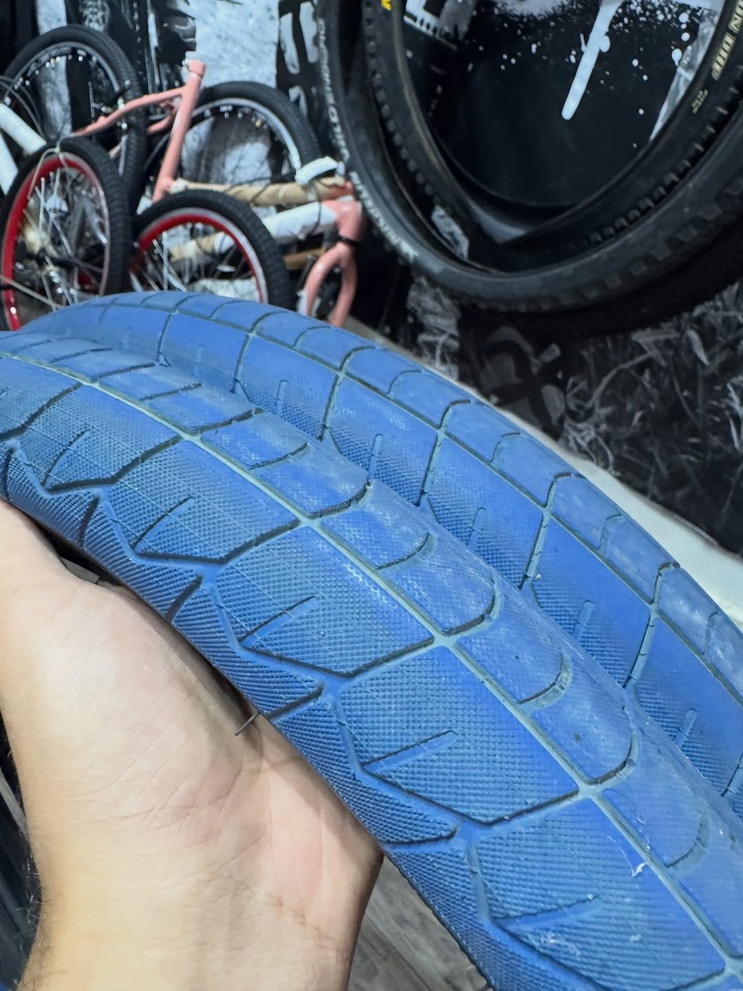 Photo by Casadownhill peças on February 24, 2026. May be an image of tire and text.
