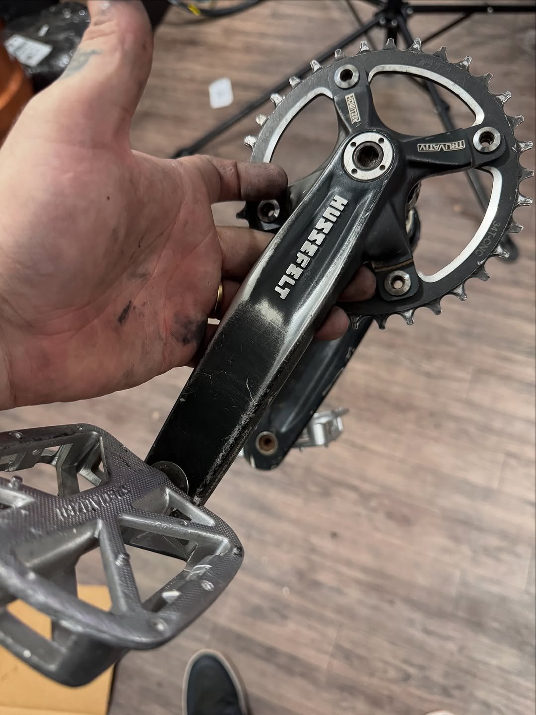 Photo by Casadownhill peças on January 13, 2026. May be an image of bicycle and text.