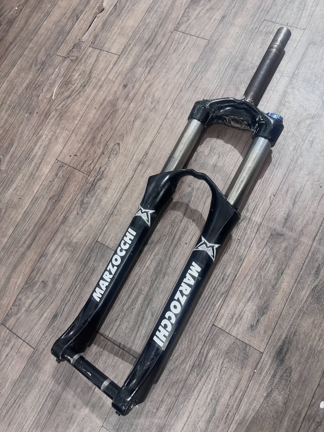 downhillhouseparts 게시물 이미지: R$650
Marzocchi Drop off 
Hidráulico...