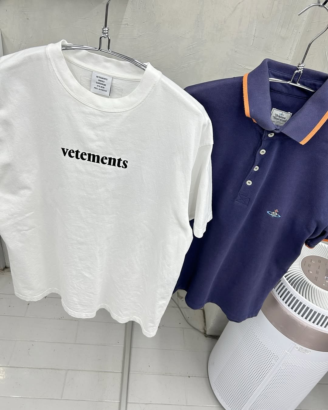 Photo by 도조 홍대 빈티지샵 on April 24, 2026. May be an image of clothes hanger, top and text.