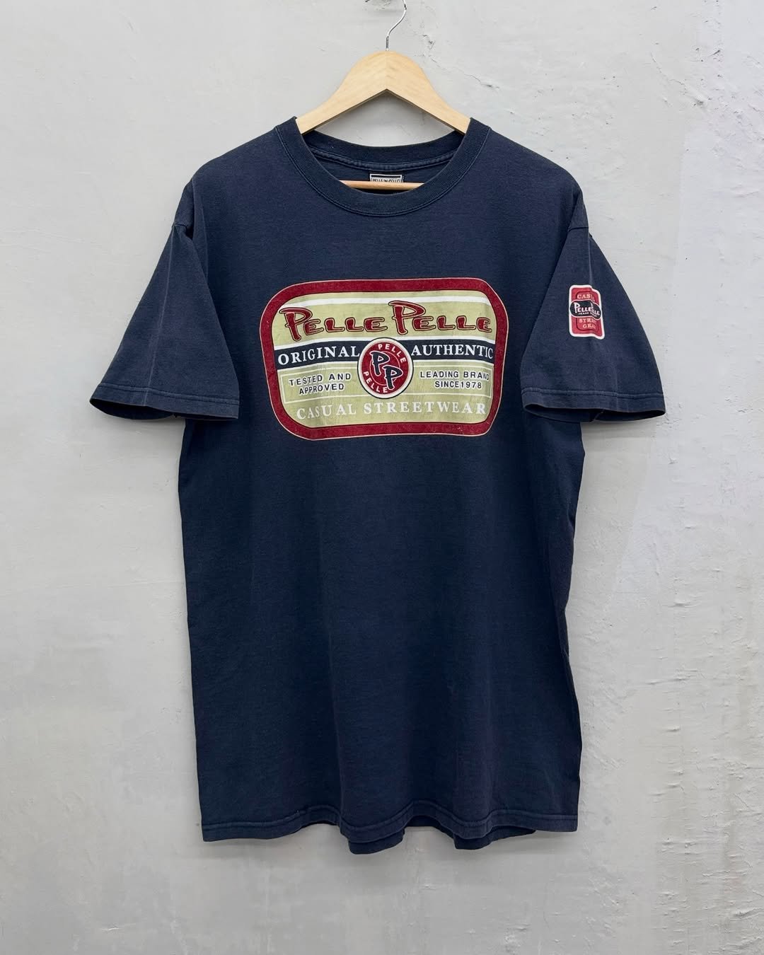 Photo by 도조 홍대 빈티지샵 on April 01, 2026. May be an image of text.