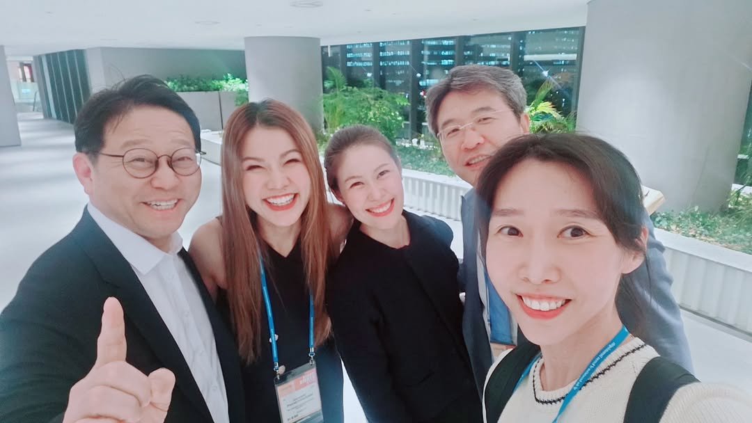 Photo shared by 박수연 on November 02, 2025 tagging @joseph_sb_seo_sukbaeseo. May be a selfie of one or more people, suit and text.