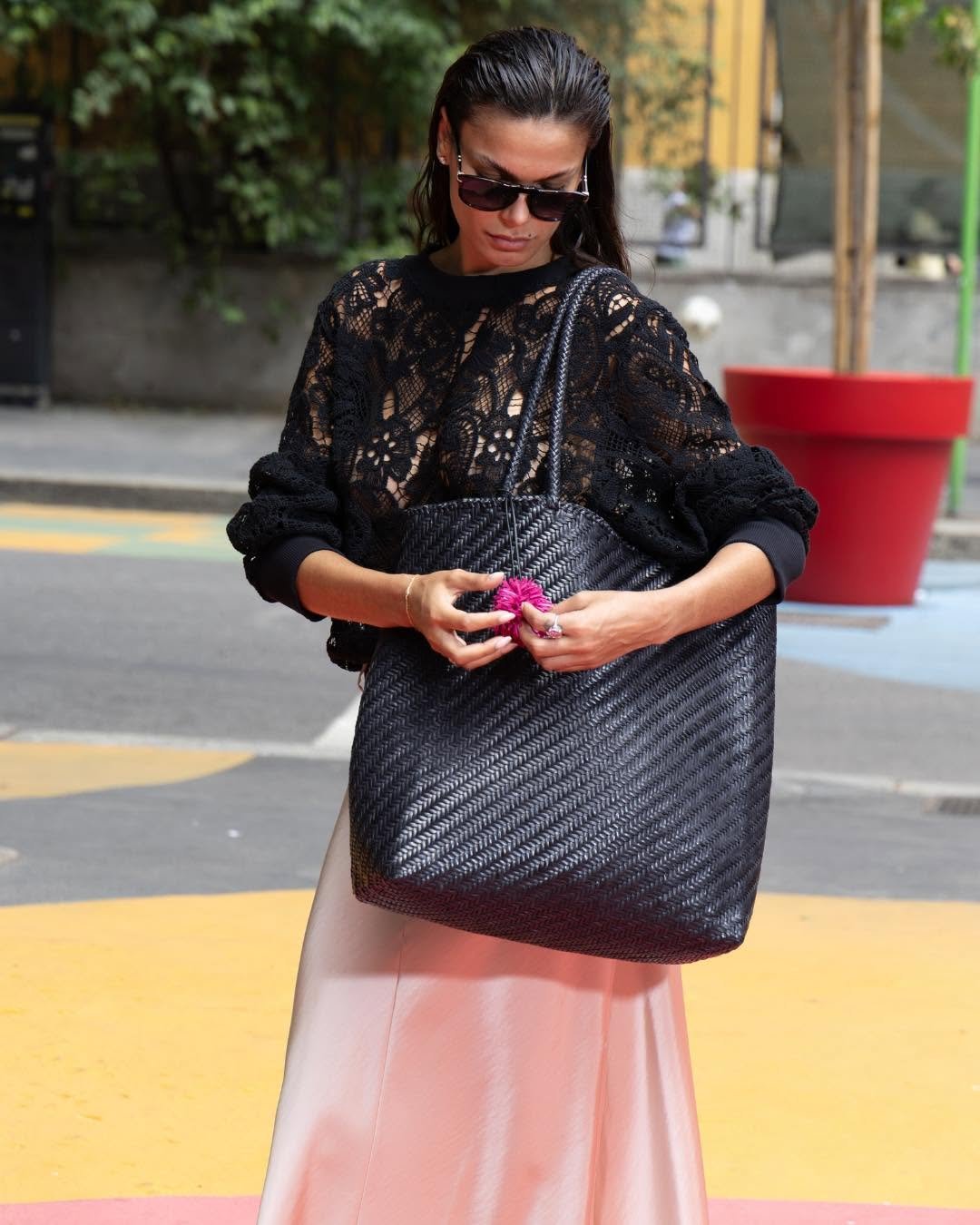 dragon.diffusion 게시물 이미지: Looking for the perfect bag to carry...