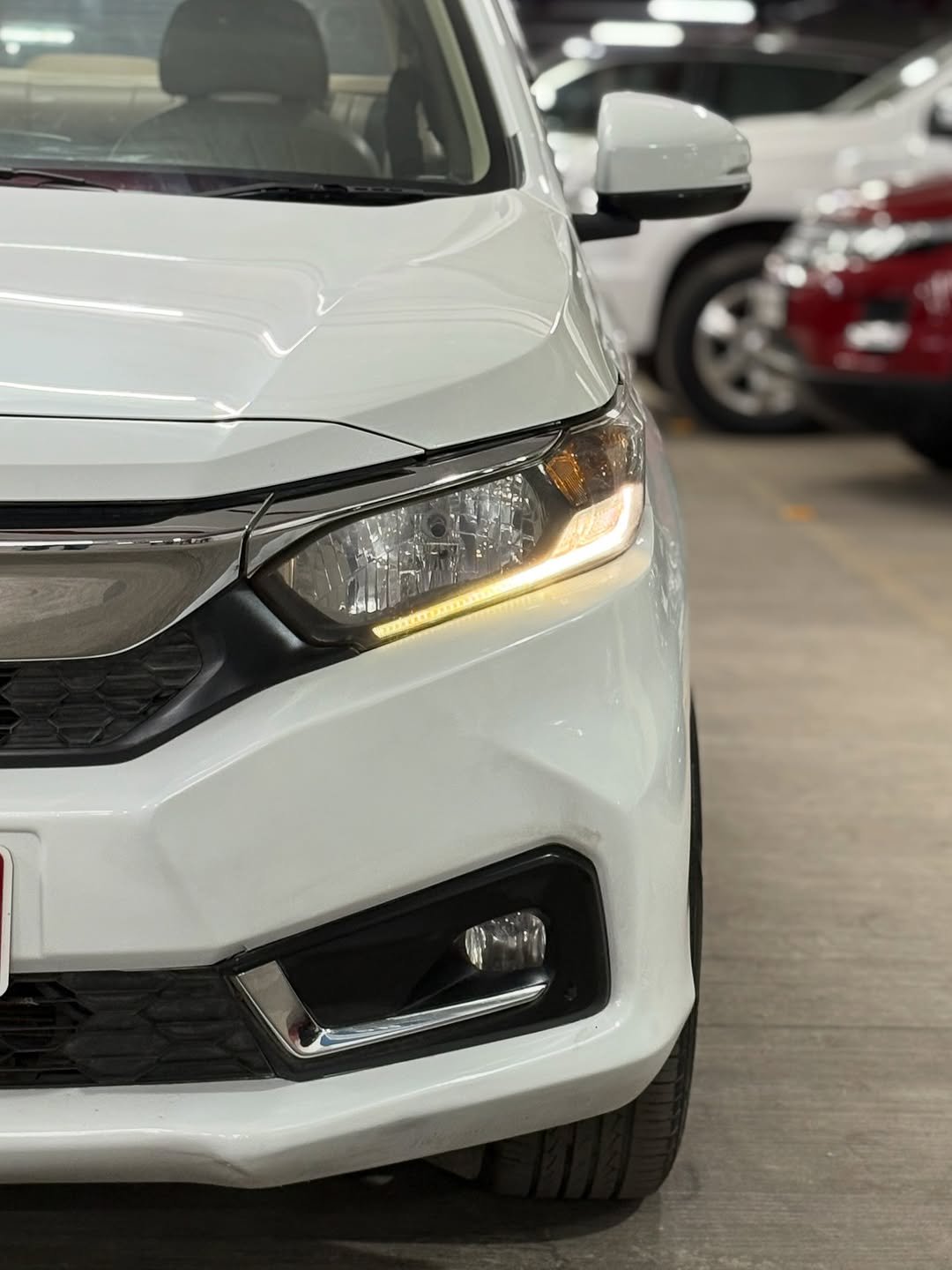 Photo by DREAM & DRIVE on November 15, 2025. May be an image of windshield, minivan, auto part, sedan and text that says 'M'.