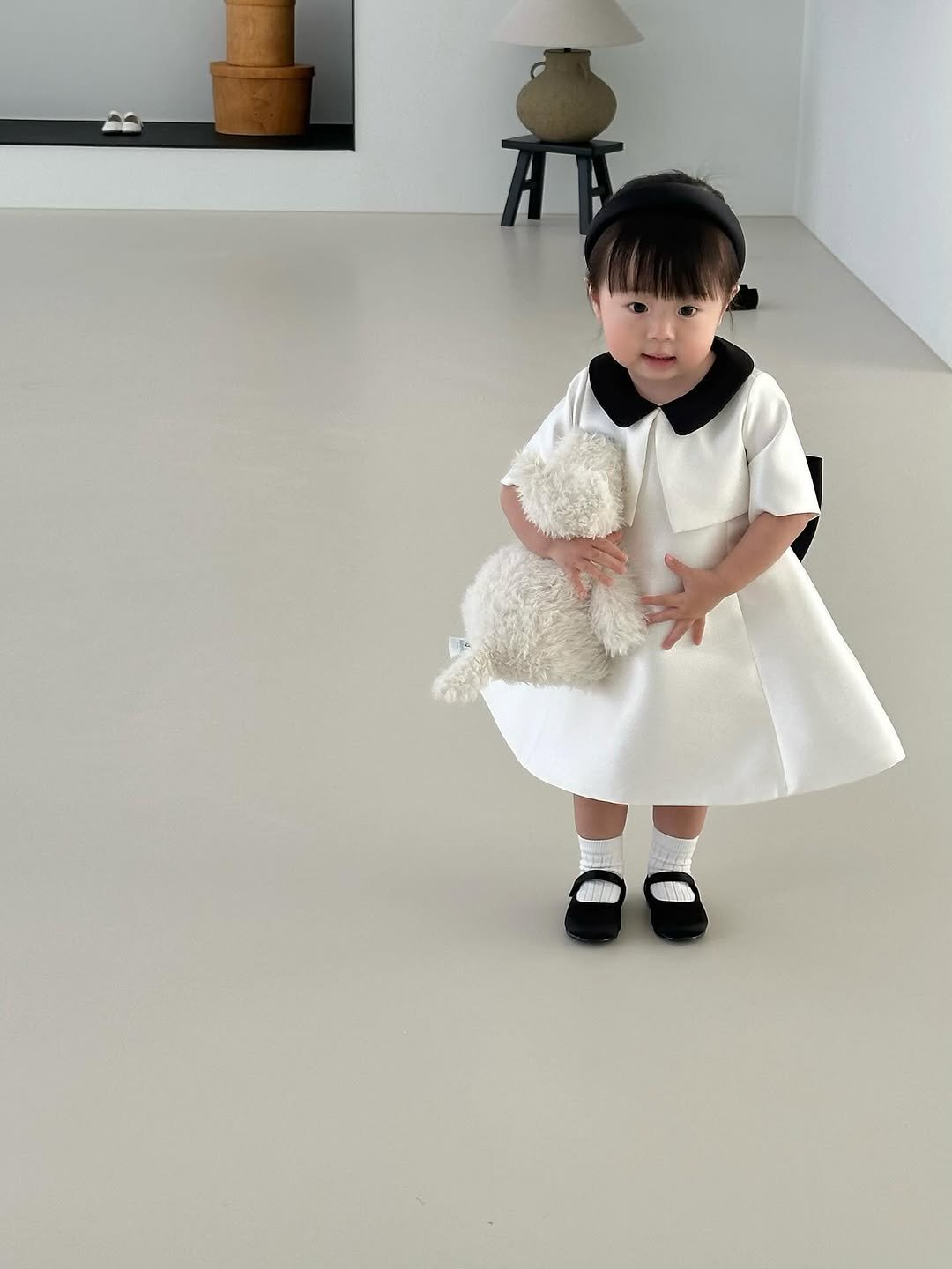 Photo by 위룸 Oui room l  돌드레스 돌드레스대여 돌잔치드레스 돌정장 주니어드레스 on November 12, 2025. May be an image of baby, dress and text.