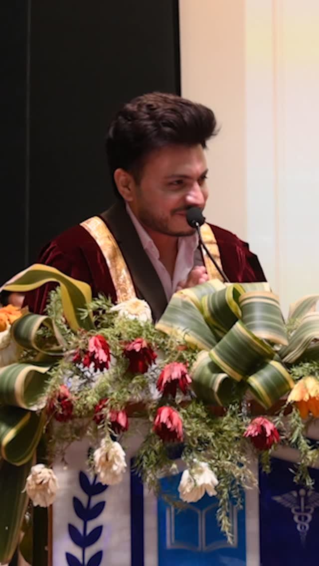 drimranpatelofficial 게시물 이미지: Haste haste kat jaye raste ❤️