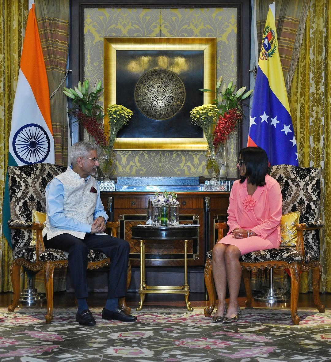 drs.jaishankar 게시물 이미지: Pleased to call on Acting President Delcy...