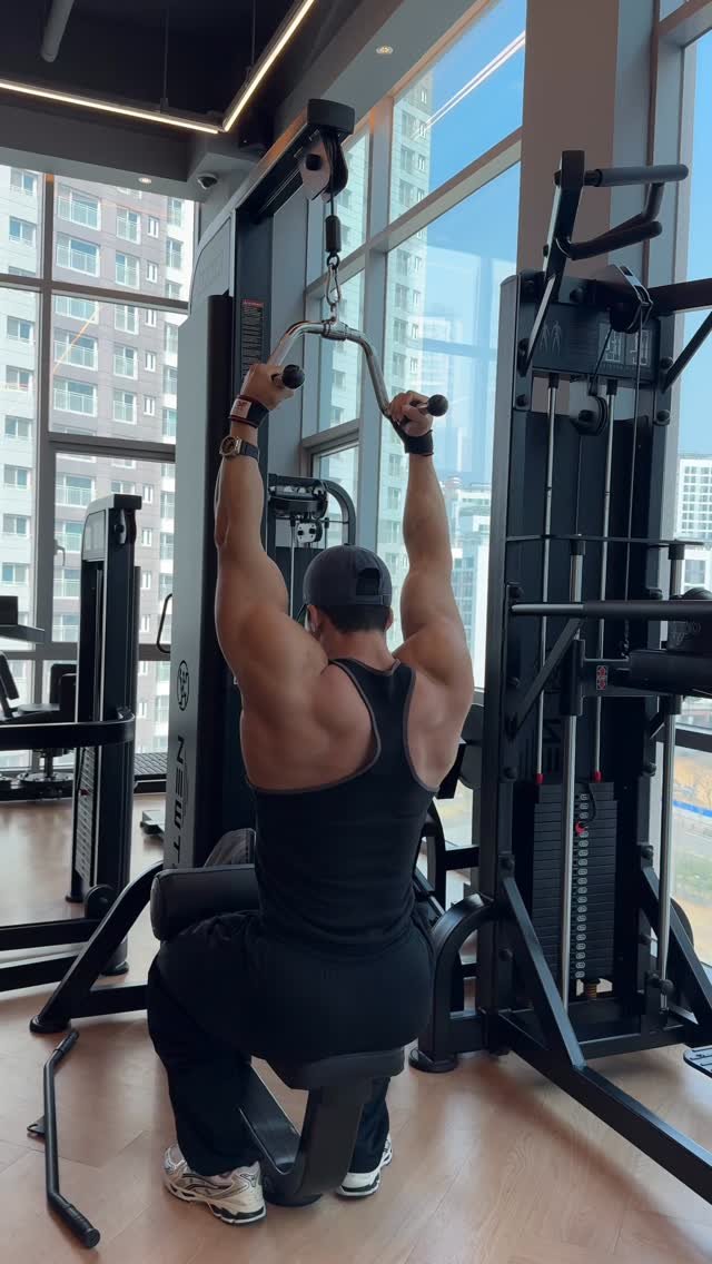 dry_sikk 게시물 이미지: _
날씨 좋은날
기분좋게 운동합시다
🔥🔥

반드시이룬다
必成 필성