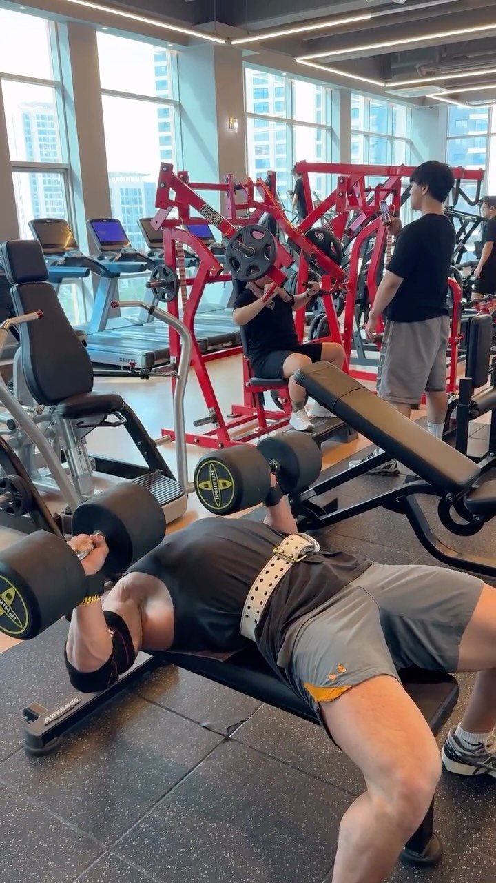 dry_sikk 게시물 이미지: _
드라이짐 덤벨 프레스 60kg
10개 이상 헬스 한달 무료...