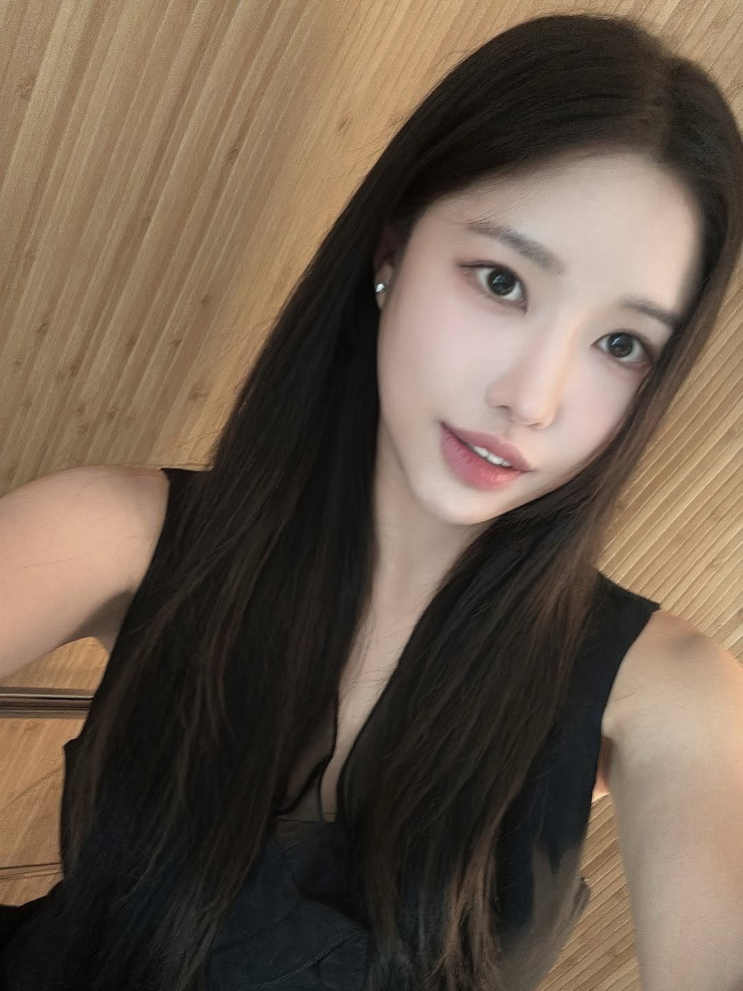 Photo by 윤러브 younluv in South Korea. May be a selfie of 1 person, hair and text.