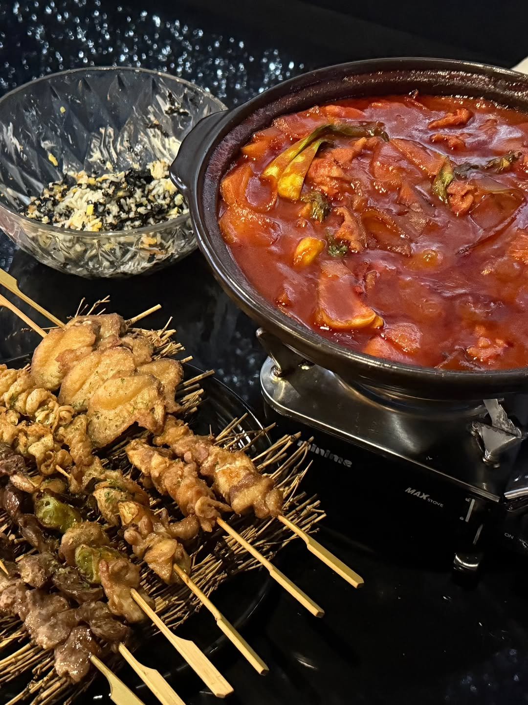 Photo shared by 카페 • 맛집 • 여행 리뷰 on March 25, 2026 tagging @chwihyang_gaekri. May be an image of skewer, pork and text.