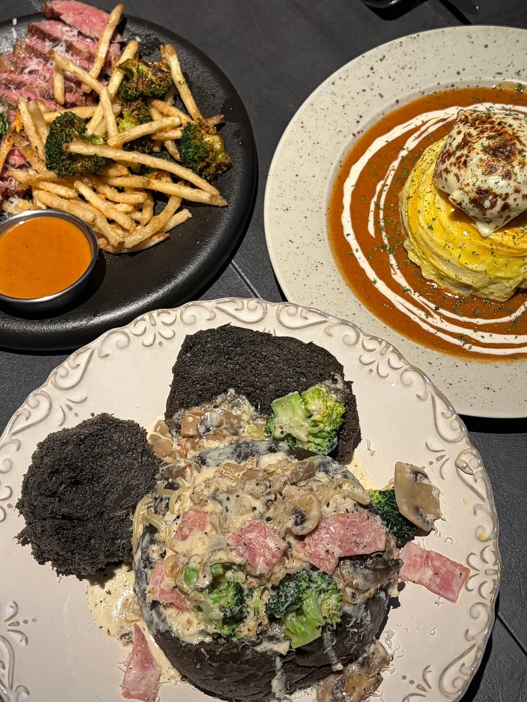 Photo by 카페 • 맛집 • 여행 리뷰 on February 19, 2026. May be an image of souffle, ossobuco, scotch egg, escargot, truffle and text.