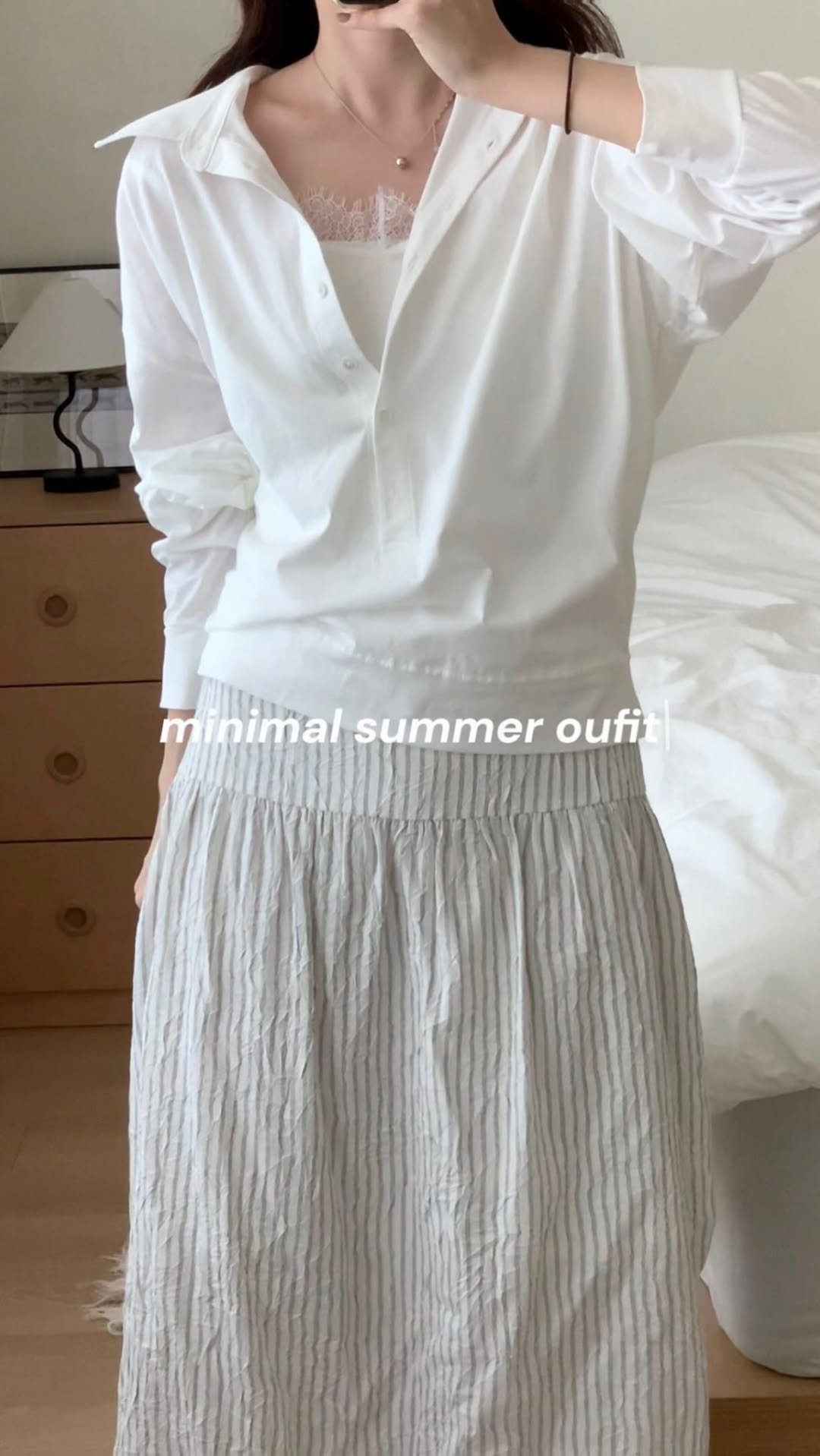duning_d 게시물 이미지: _ 여리여리한 무드 잔뜩담은 oufit,,🤍
단추 디테일로 파임조절이 가능하구-...