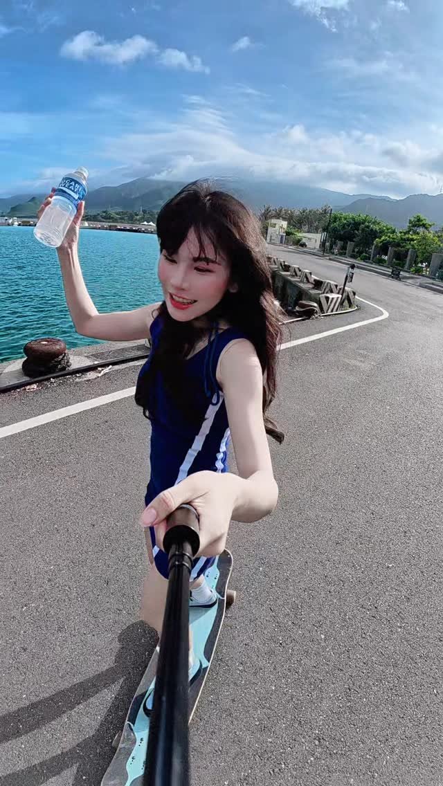 dy0220 게시물 이미지: 夏天好熱!☀️☀️☀️一定要有一罐藍色的它!
這次跑來南部、墾丁玩板
運動後大汗淋灕特別需要補...