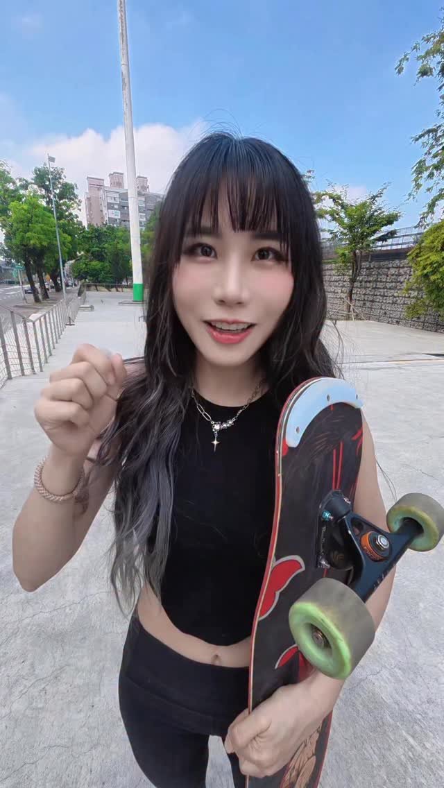 dy0220 게시물 이미지: 平常滑長板、日常穿搭，我最常穿的品牌之一就是 VANS 👟

Super Lowpro...