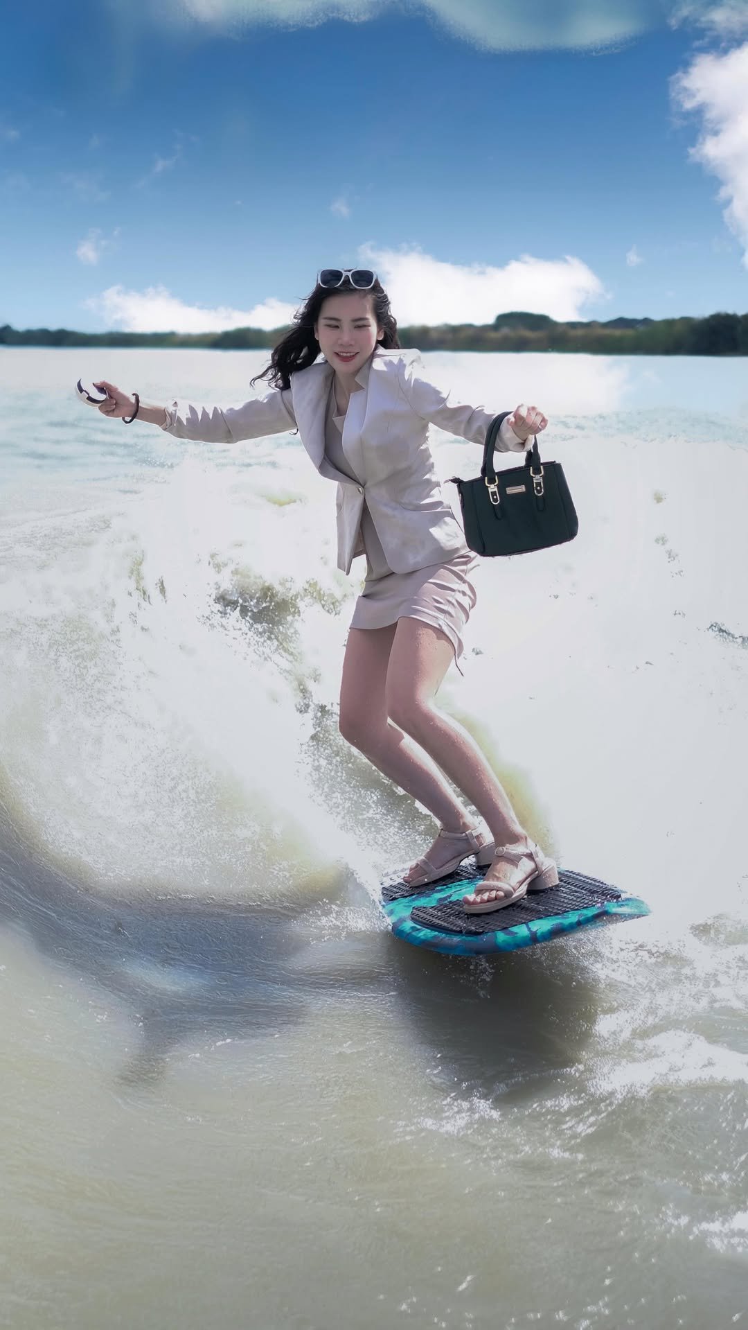 dy0220 게시물 이미지: 連假結束趕著去上班💼😂
-
📹 @sunss1000 
#wakesurf #surf...