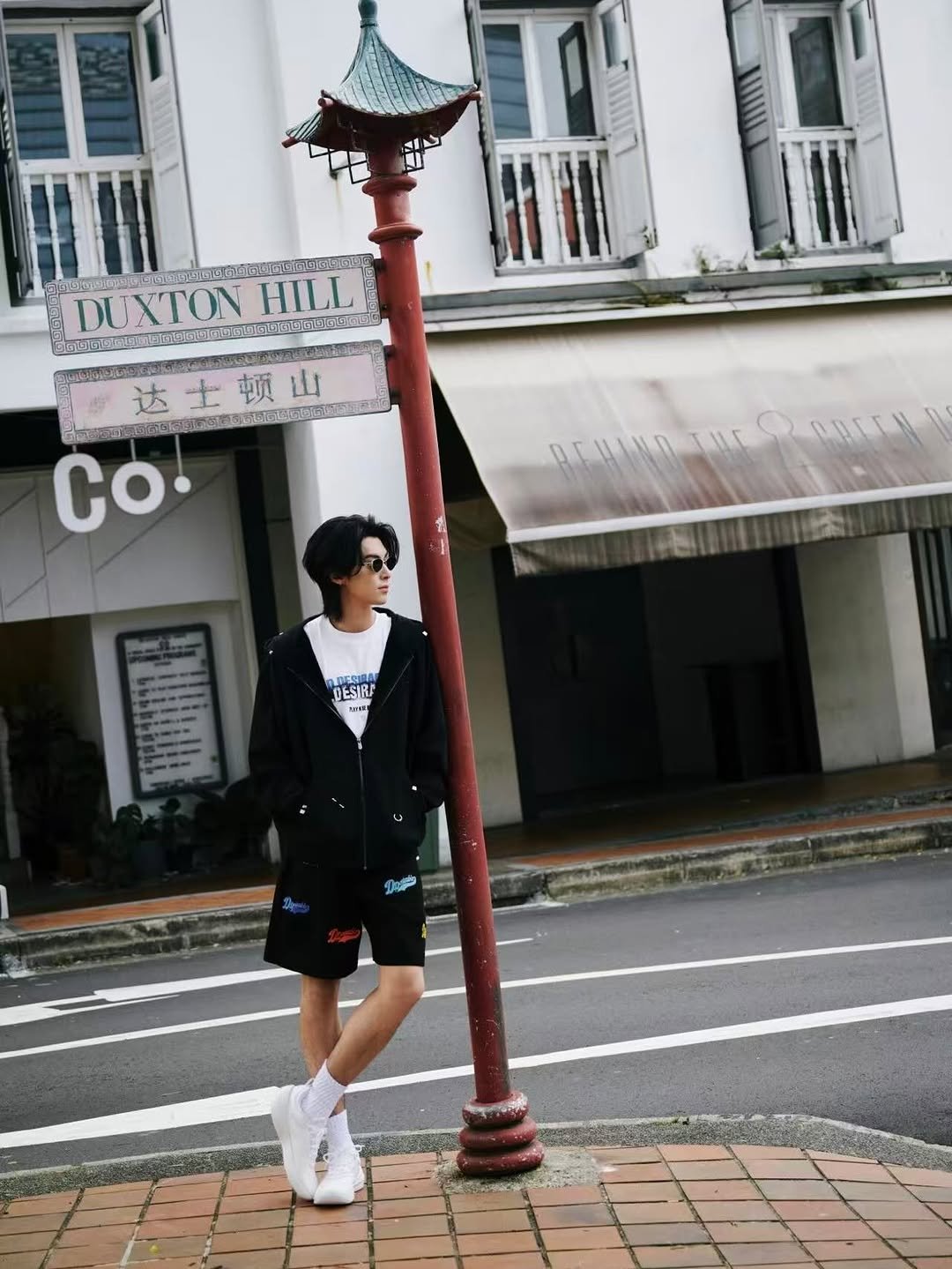 Photo shared by 王鹤棣Dylan_Wang on December 26, 2025 tagging @visit_singapore.