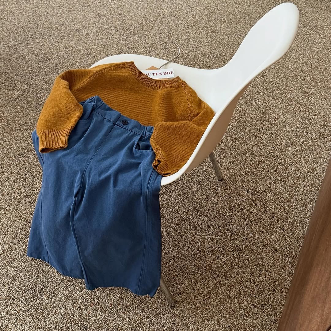 Photo by e t d _ 오땅뜨 on September 14, 2025. May be an image of wool, carpet and text.