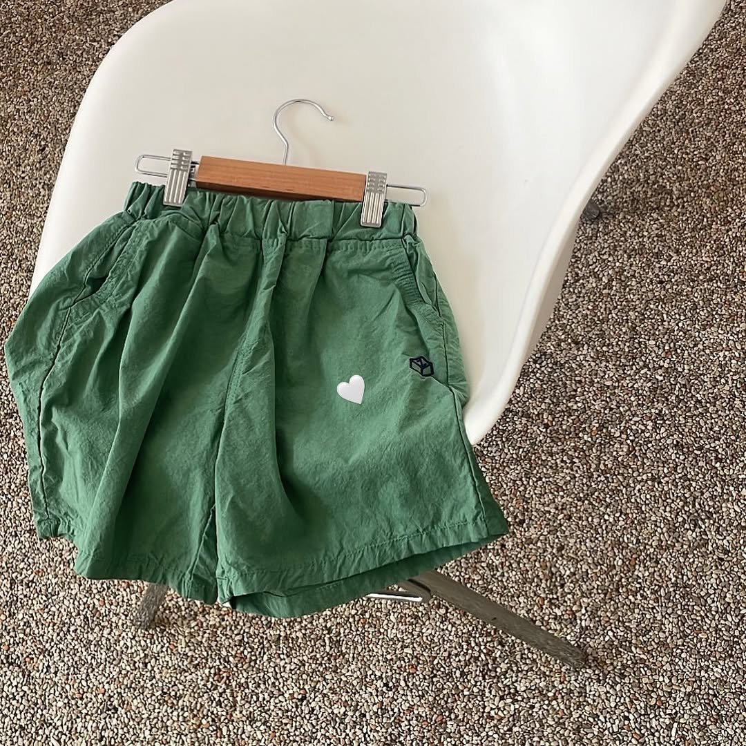 Photo by 오땅뜨 ( e t d ) on July 04, 2025. May be an image of sleepwear, shorts and text.