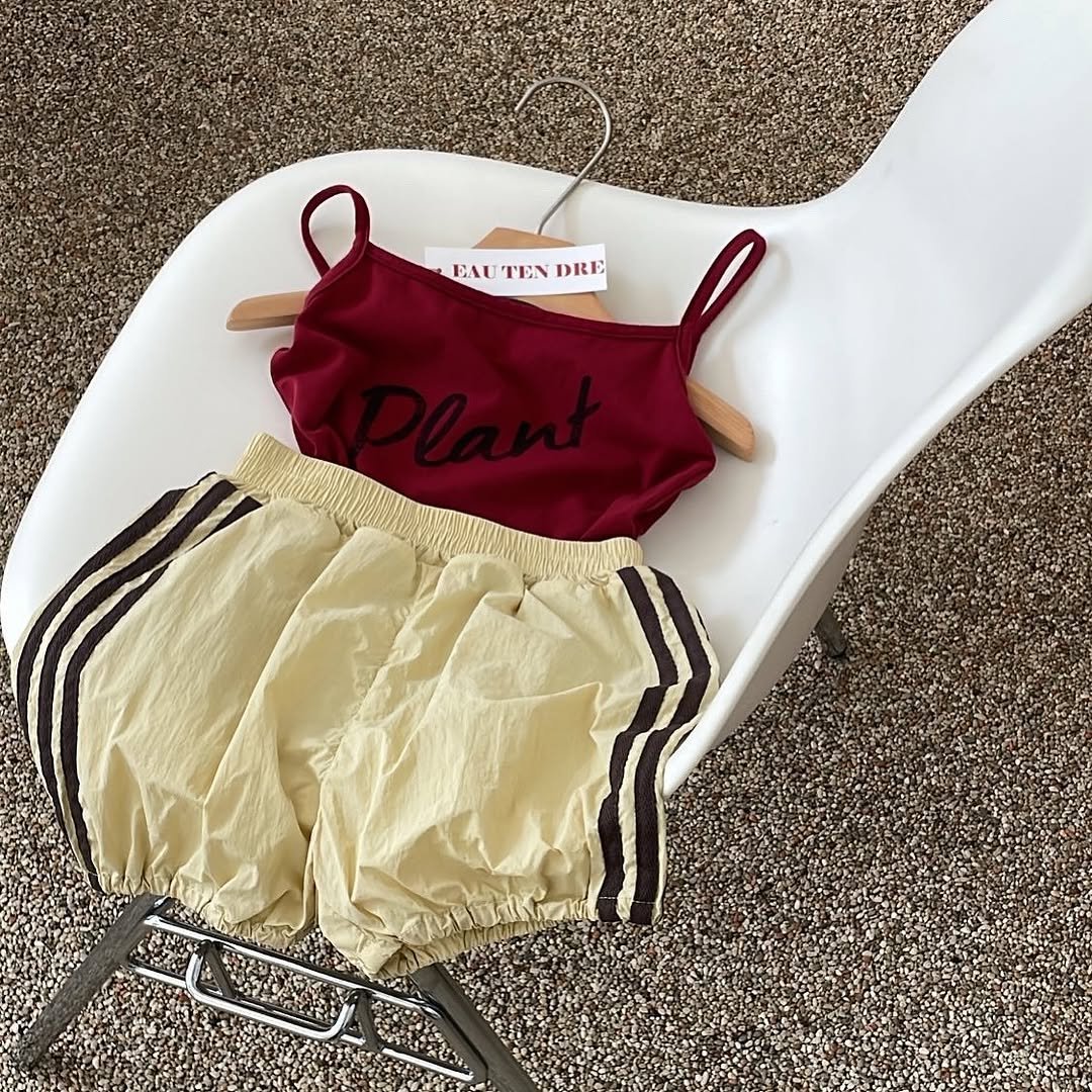 Photo by 오땅뜨 ( e t d ) on July 09, 2025. May be an image of shorts and text.