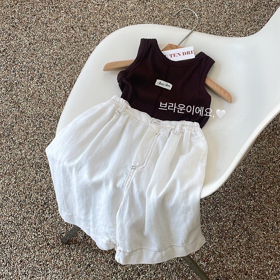 Photo by 오땅뜨 ( e t d ) on July 04, 2025. May be an image of sleepwear and text that says 'TEN TENDR DRE BarBon 브라운이에요,'.